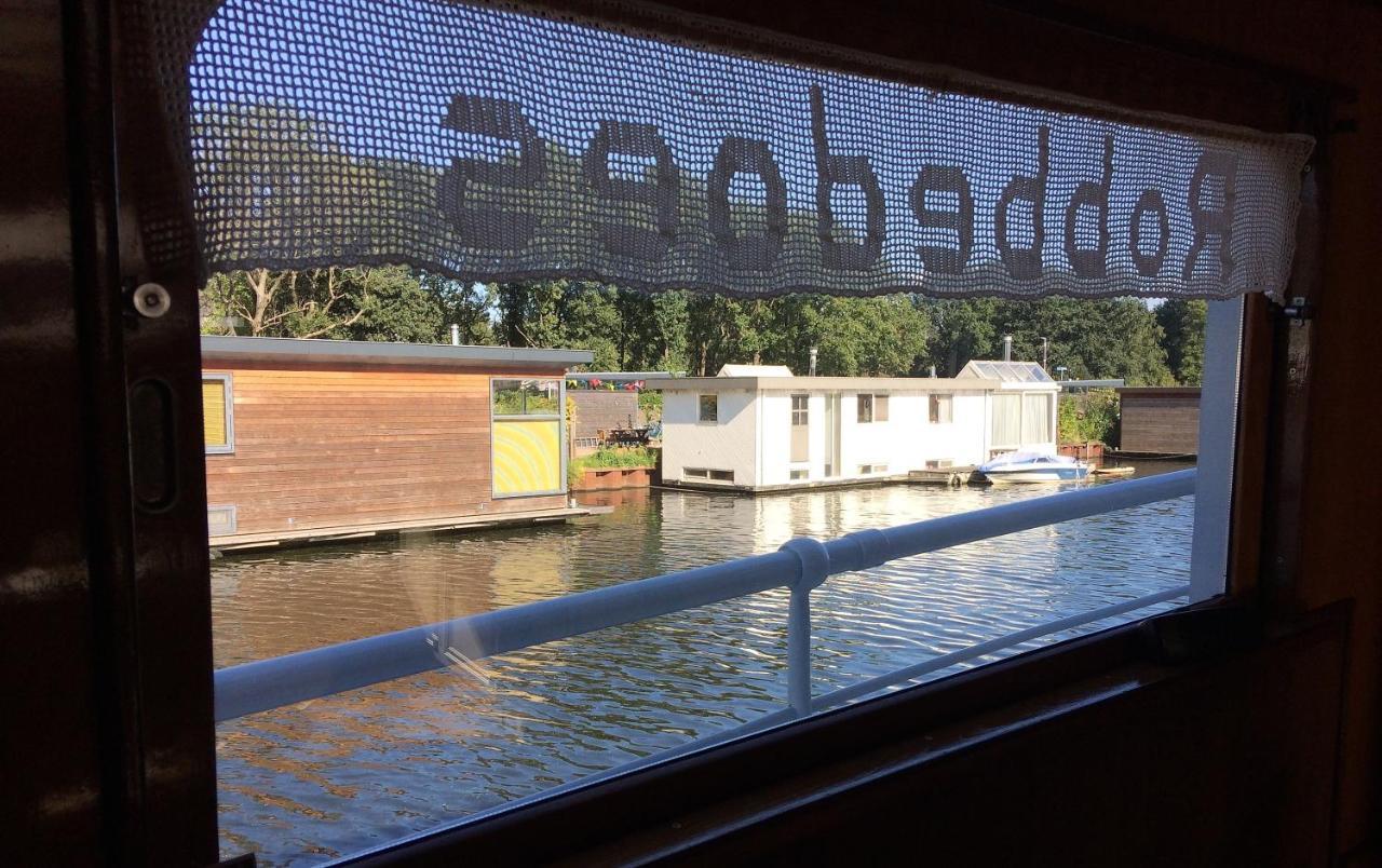 B&B Woonschip Robbedoes อาเมอร์สฟอร์ต ภายนอก รูปภาพ
