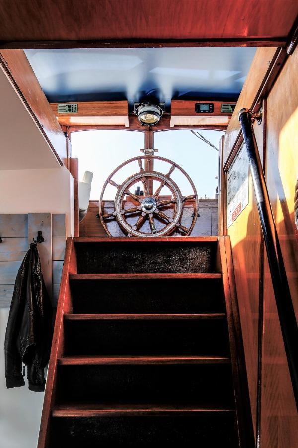 B&B Woonschip Robbedoes อาเมอร์สฟอร์ต ภายนอก รูปภาพ