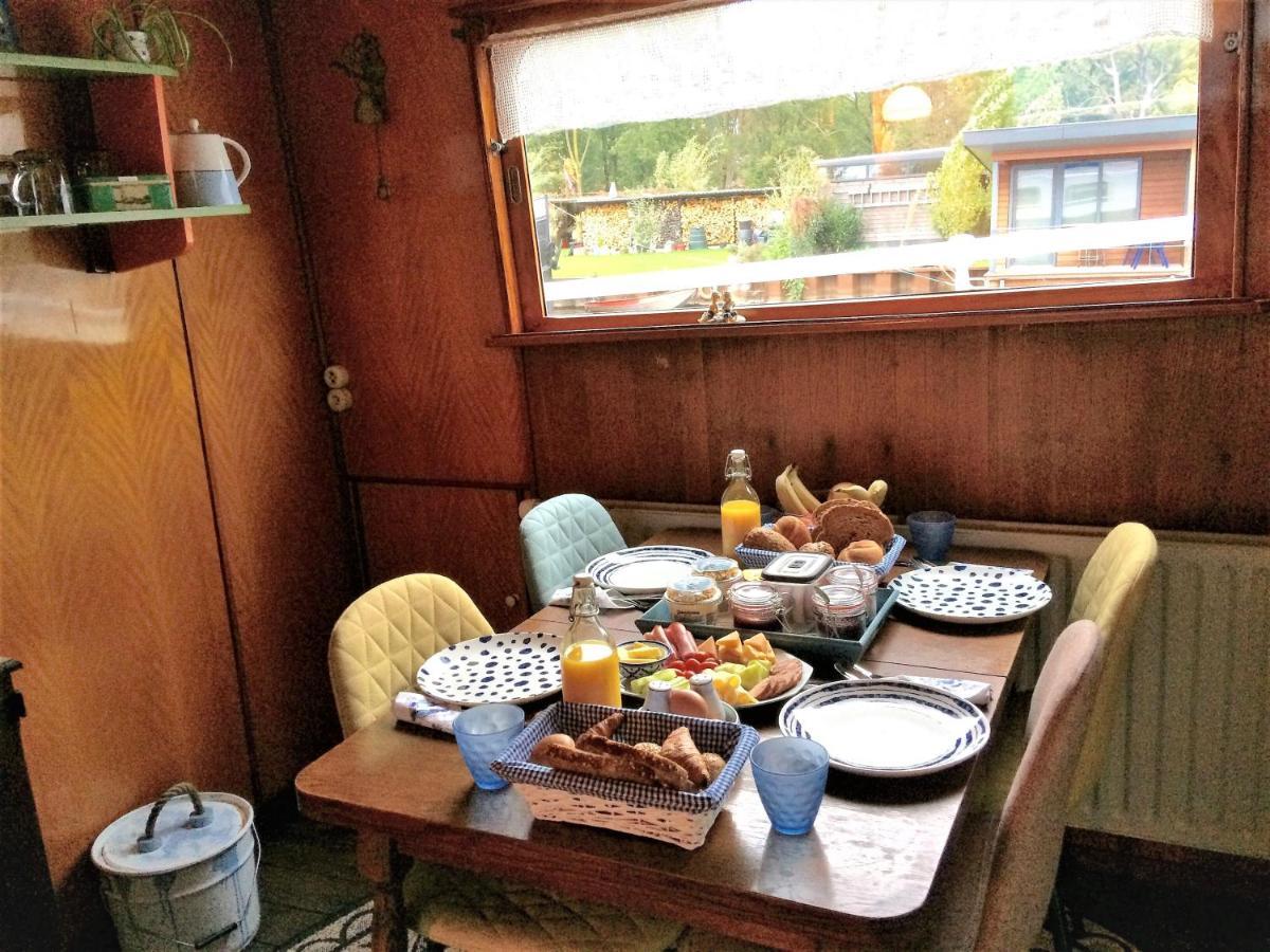 B&B Woonschip Robbedoes อาเมอร์สฟอร์ต ภายนอก รูปภาพ